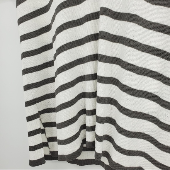 Wishlist Grey White Striped Top V Neck Casual CUte - Picture 2 of 4